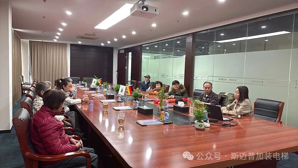 精工贏口碑，服務(wù)暖人心！斯邁普電梯實(shí)力圈粉，獲業(yè)主提前贈錦旗